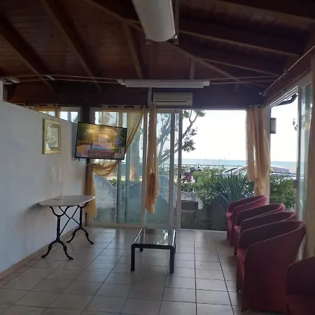 Quadruple In - Enjoy A Relaxing 3*